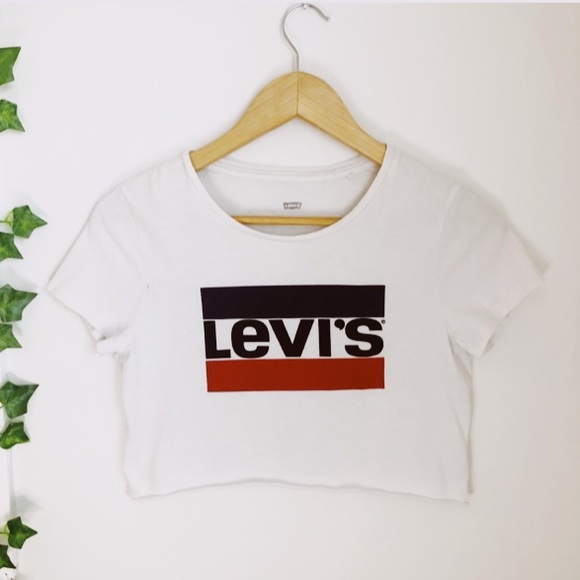 Levi's Tops - LEVI’S Women Cropped Short Sleeve Graphic T-Shirt